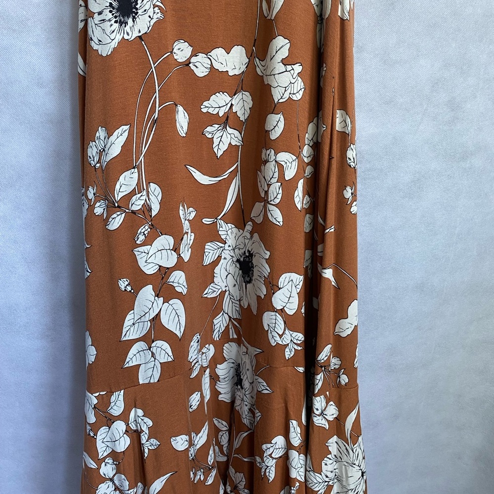 Ruffled Floral Midi Dress - Picture 14 of 14